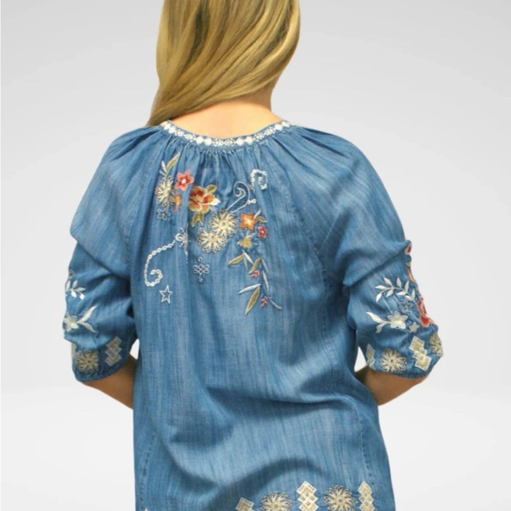 NWT Katie & Kyla Seo Embroidered Chambray Blouse - Picture 2 of 13